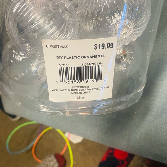 NWT…2brand new tin boxes, load up your goodie’s in and 1 large DIY Bulbs - Picture 3 of 6